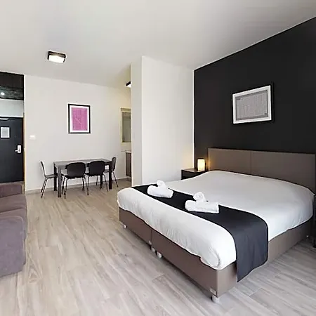 Szálloda Block 3*