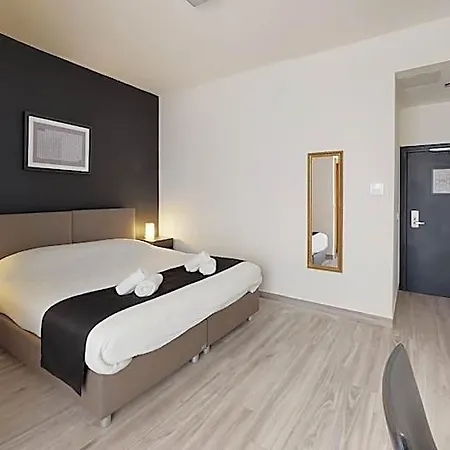 Block Hotel