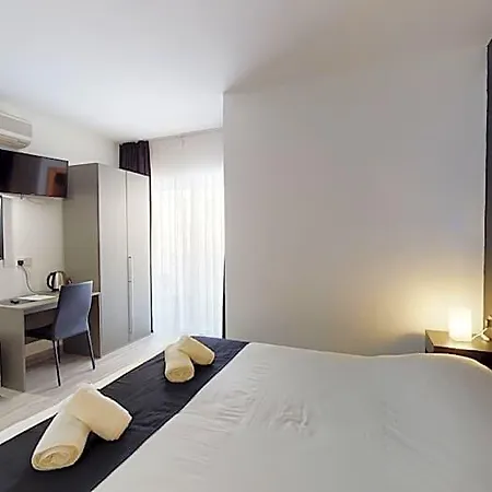 Hotel Block